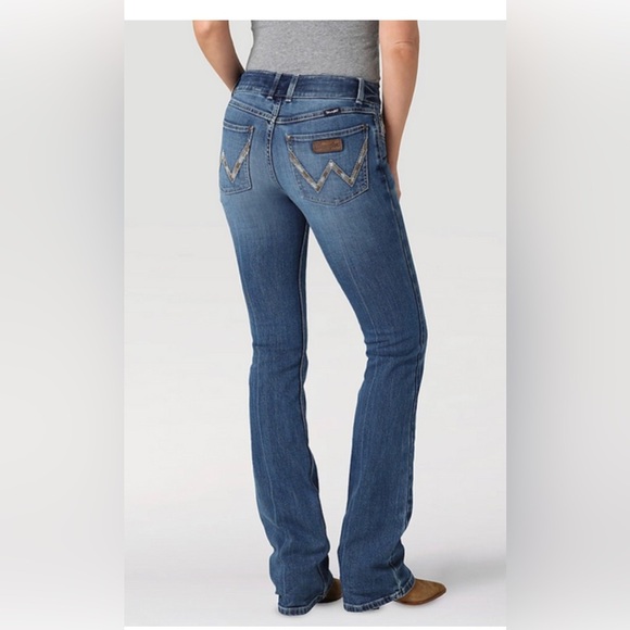 WRANGLER RETRO MAE BOOTCUT FAYE mid-rise LADIES JEANS size 24x34 new - 112328736 - Picture 1 of 3